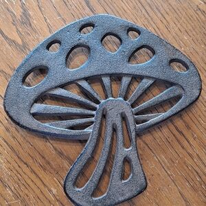Metal Mushroom Trivet